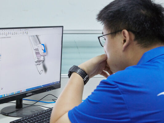 D4 LED 방습 램프 160LPW, 비상용 4W@3HRS 준비, 플러그 앤 플레이, 유지 보수 용이​ 주차장 및 조명에 적합