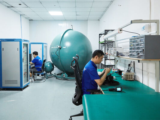 D4 LED 방습 램프 160LPW, 비상용 4W@3HRS 준비, 플러그 앤 플레이, 유지 보수 용이​ 주차장 및 조명에 적합